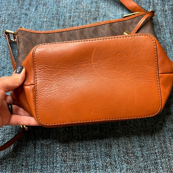 Michael Kors Bedford Monogram Messenger Crossbody Bag in Brown - Picture 4 of 12